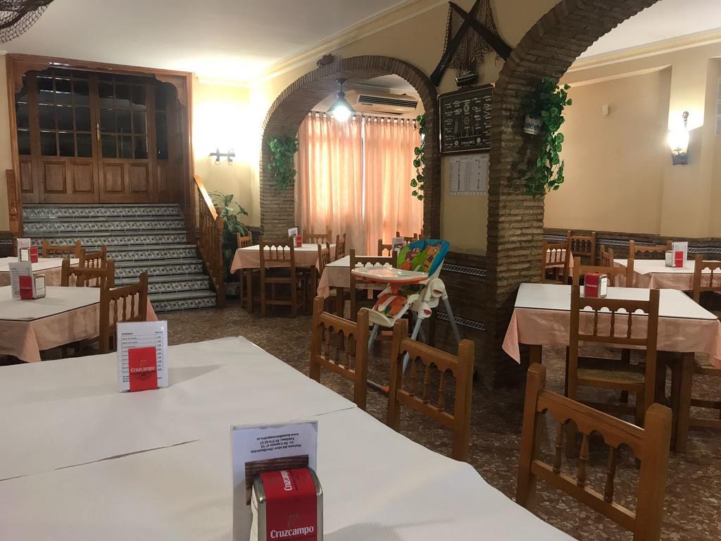 Hostal Bar San Pedro Mairena De Alcor Ngoại thất bức ảnh